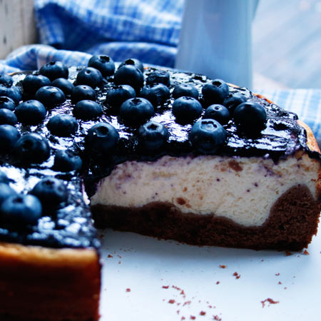 Geschenkidee Muttertag: Skyr-Blaubeer-Torte backen