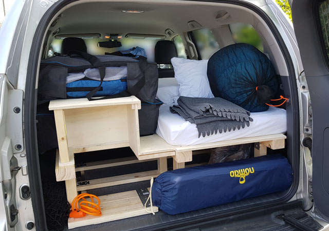 Immer noch voll, aber ich kann wenigstens aus den Fenstern schauen...