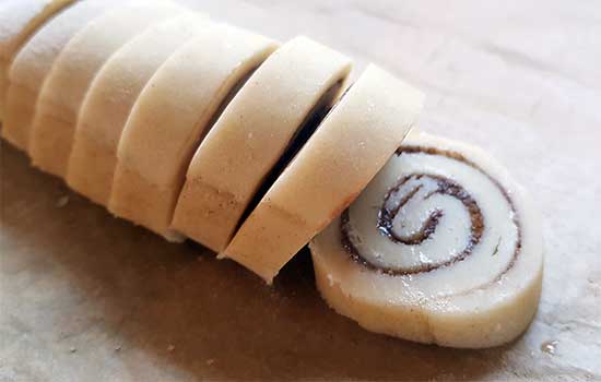 Gut gek&uuml;hlt l&auml;sst sich der Teig am besten schneiden