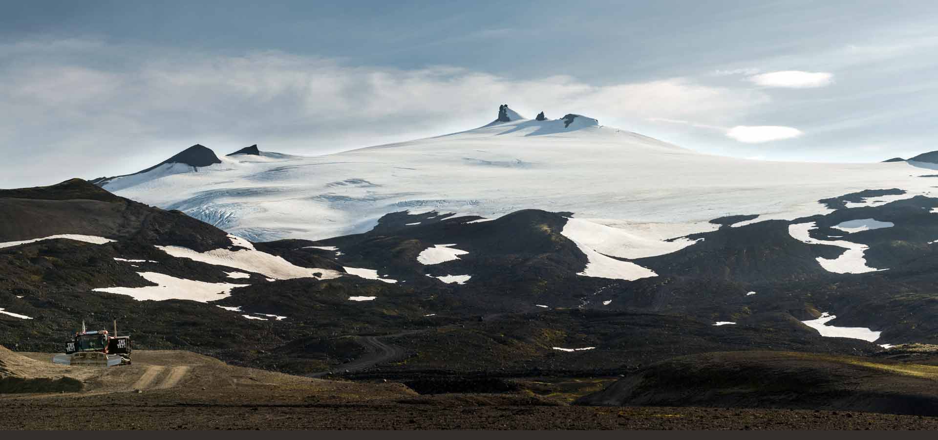 Mit einem 4x4 auf der  ruppigen F570 zum Gipfel des  Snæfellsjökull? Oder lieber bequem über die 54 mit dem Mietauto einmal quer über die Halbinsel? 