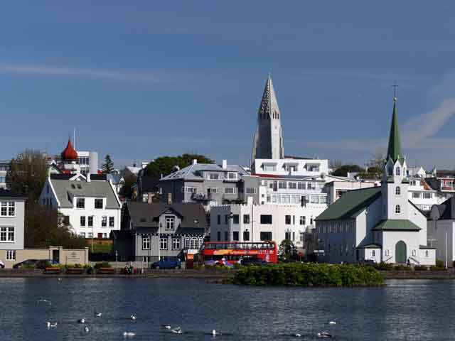 Hallgrimskirkja vom Rathaus aus gesehen